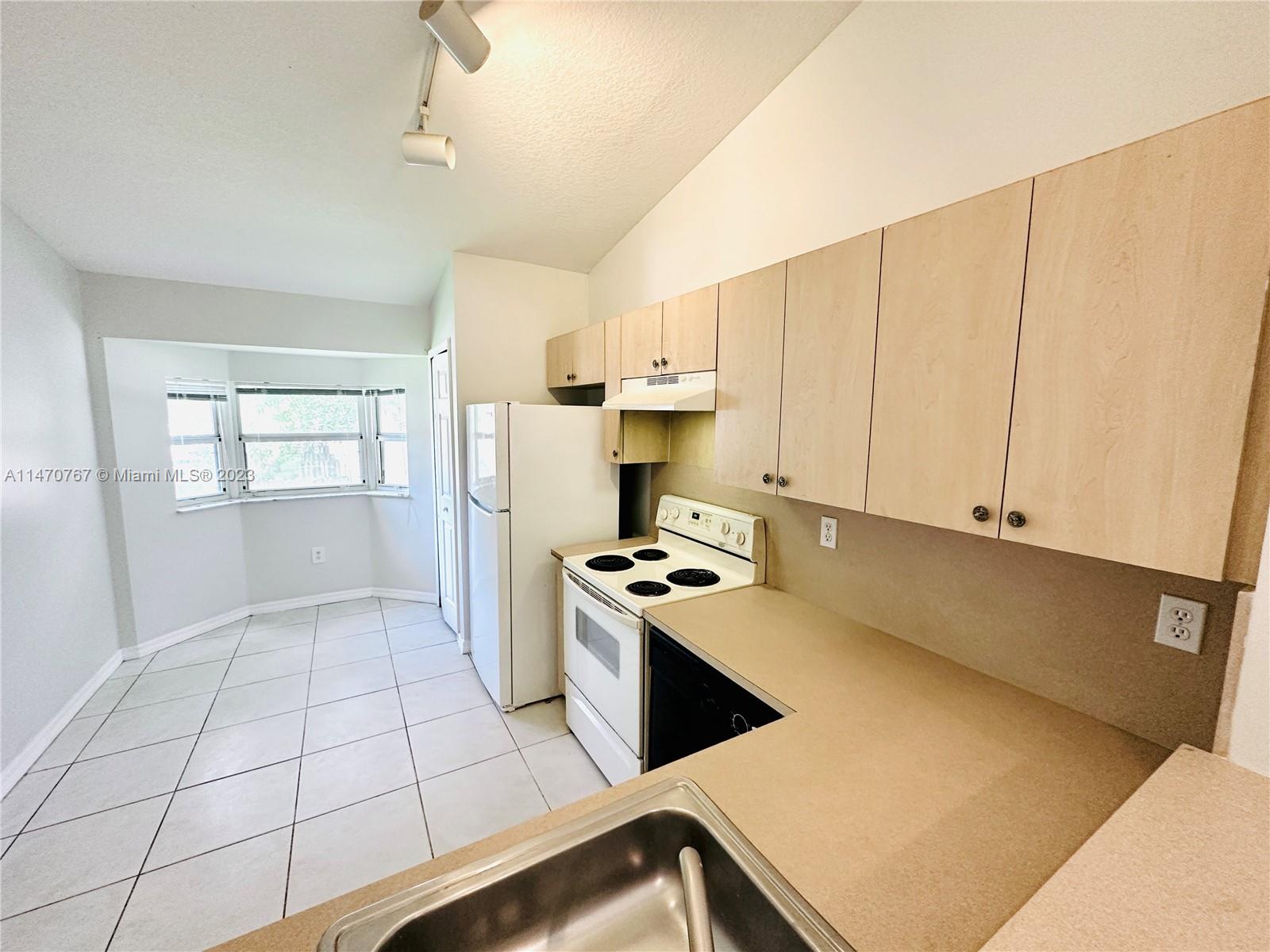 VENETIA GARDENS SOUTH CON - Residential Lease