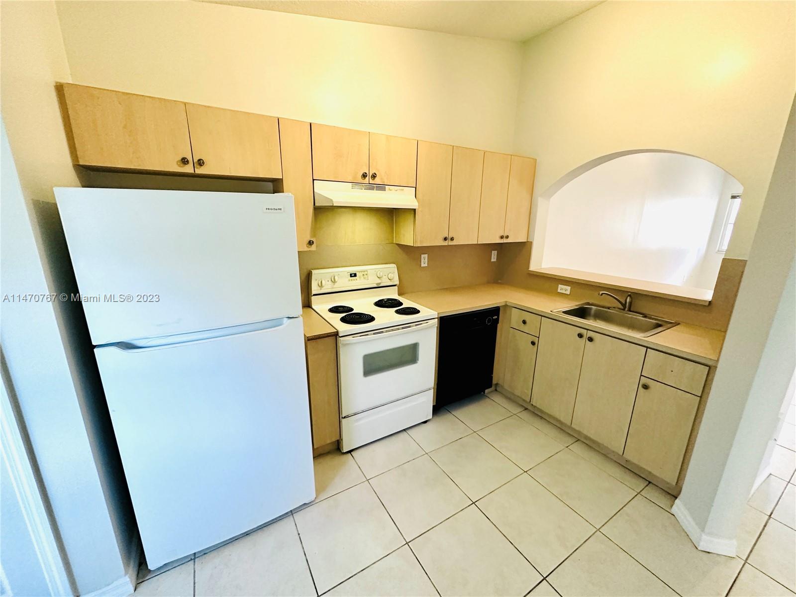 VENETIA GARDENS SOUTH CON - Residential Lease