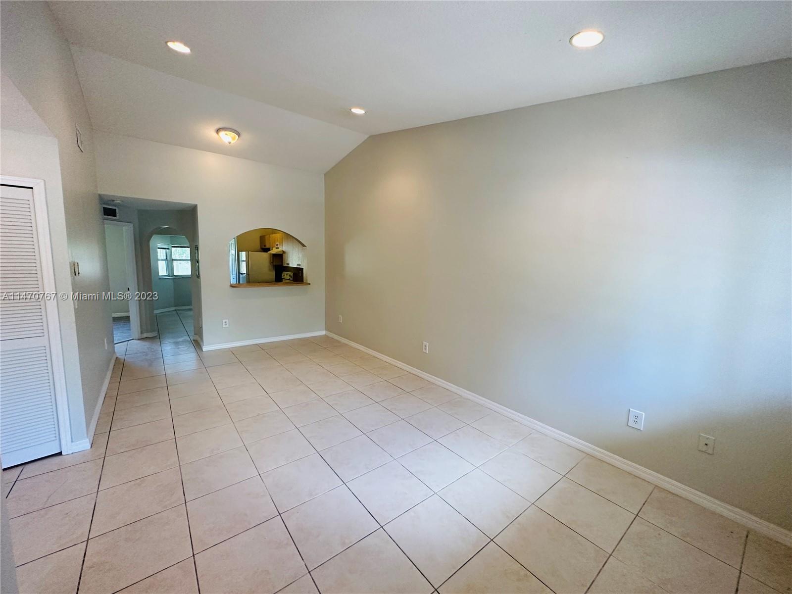 VENETIA GARDENS SOUTH CON - Residential Lease