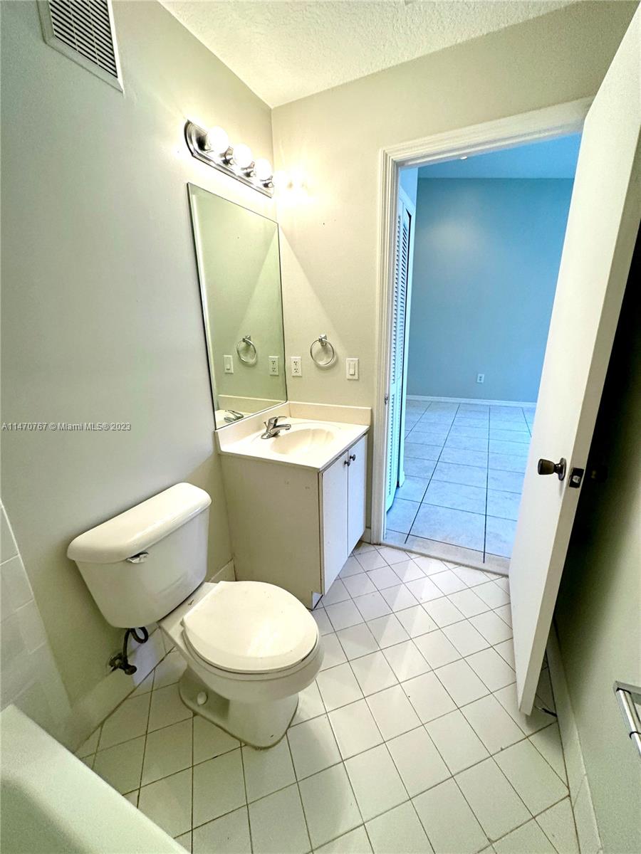 VENETIA GARDENS SOUTH CON - Residential Lease
