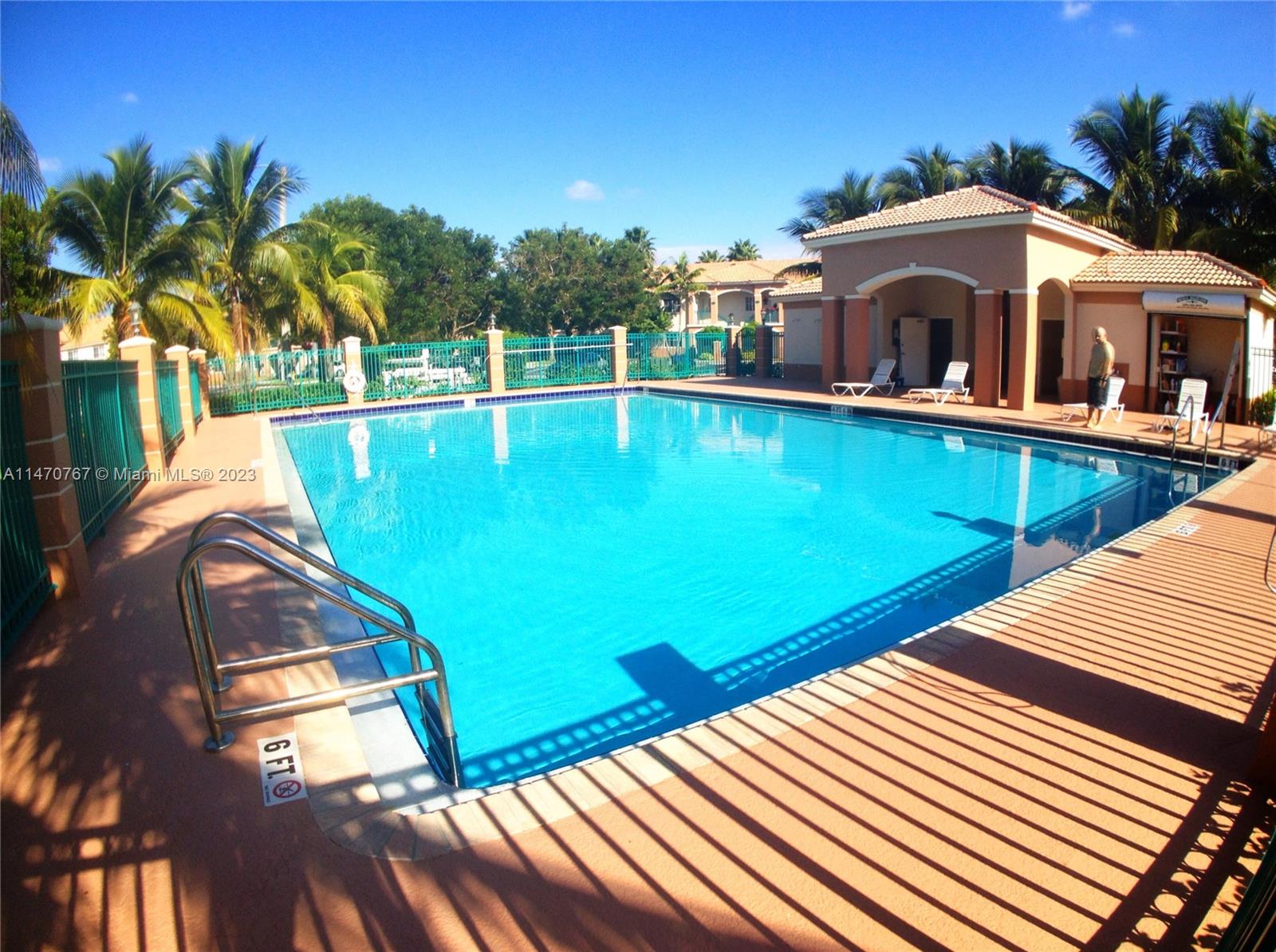 VENETIA GARDENS SOUTH CON - Residential Lease