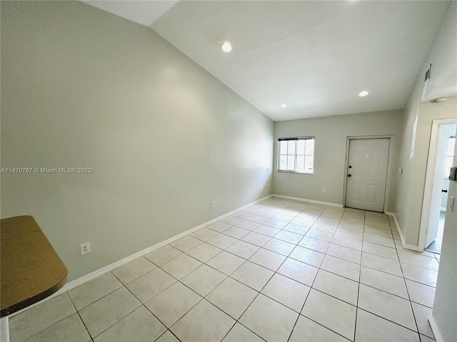 VENETIA GARDENS SOUTH CON - Residential Lease