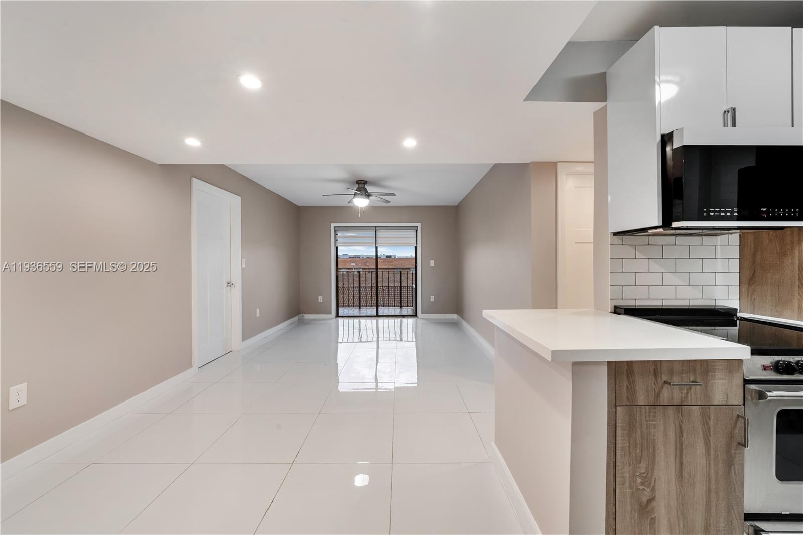 TOWERS NORTH CONDO - Residential Lease