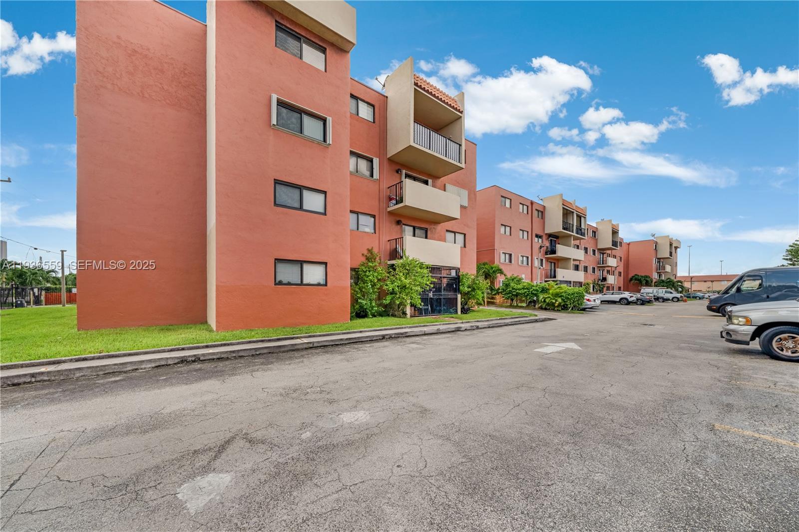 TOWERS NORTH CONDO - Residential Lease