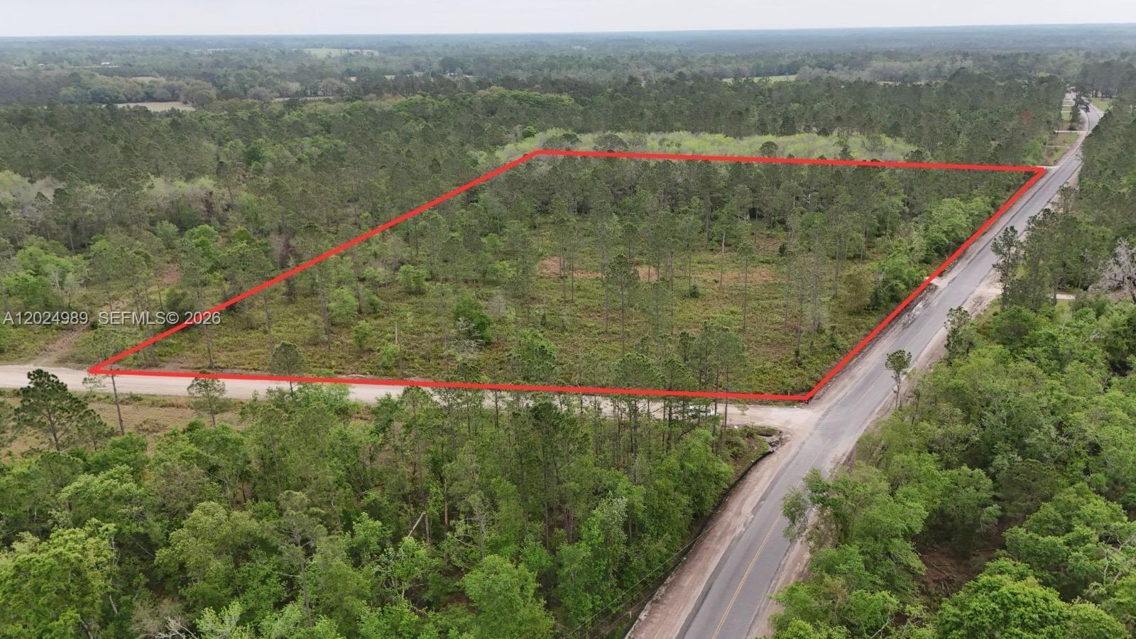 This 9.28-acre property on SE County Road 25A in White Springs, FL, is ready for your dream home, mobile home, or RV. With 1,410 feet of road frontage, it offers easy access and plenty of space to build or enjoy as a private retreat. Zoning: Residential – suitable for homes, mobile homes, or RVs Land Use: Perfect for residential living, homesteading, or investment Location: White Springs, FL, near the Suwannee River Enjoy the peace and privacy of rural living while still being close to local amenities. Don't miss this opportunity to own a beautiful piece of land in North Florida. For more information or to schedule a visit, contact us today. THE INFORMATION IS PER SELLER AND TO BE VERIFIED BY THE BUYER.