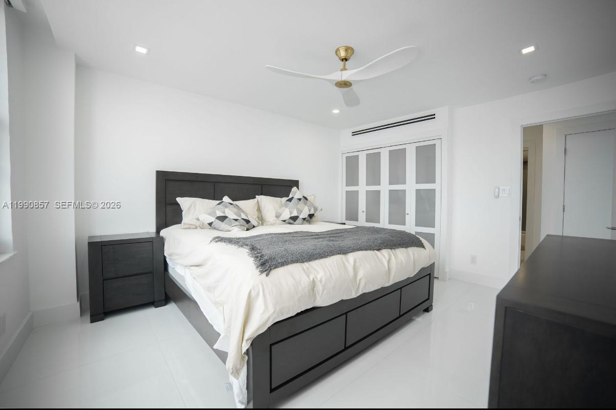 5600 CONDO - Residential