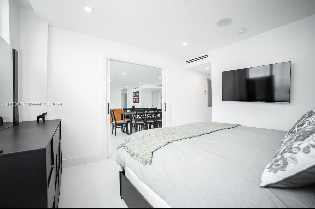 5600 CONDO - Residential