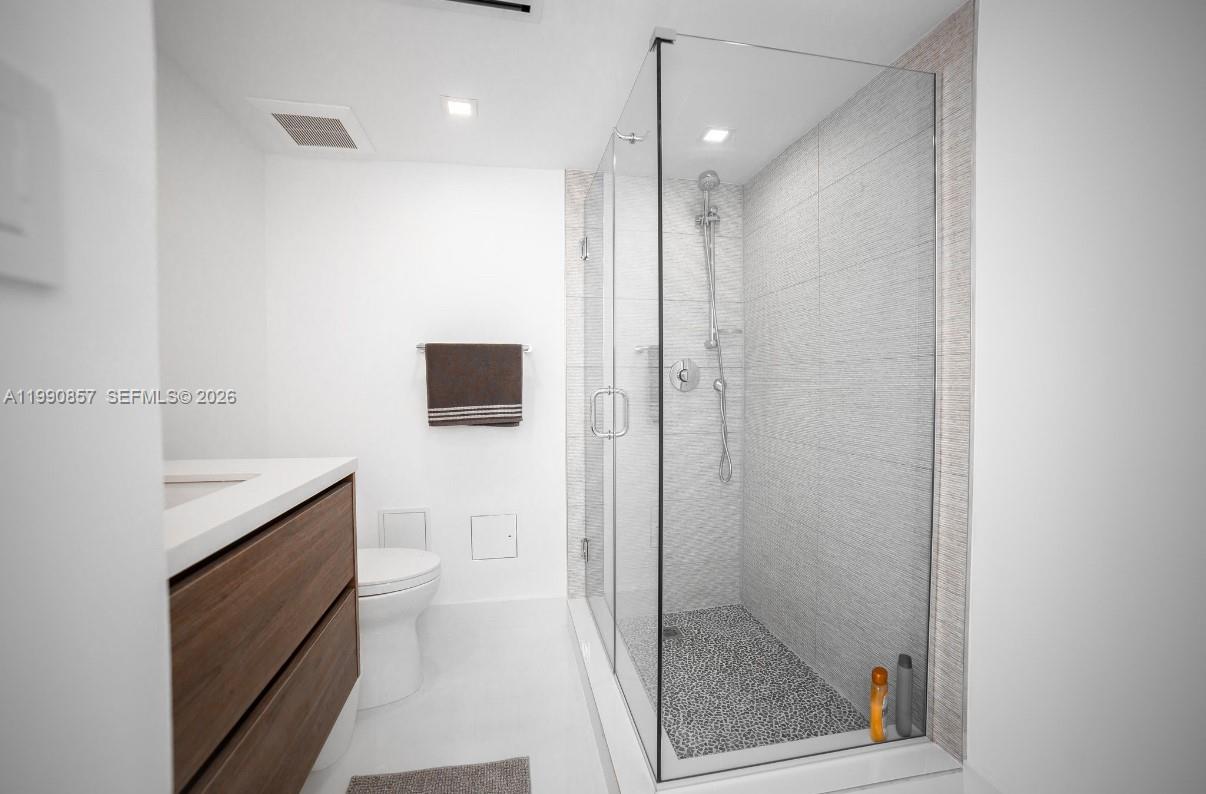 5600 CONDO - Residential