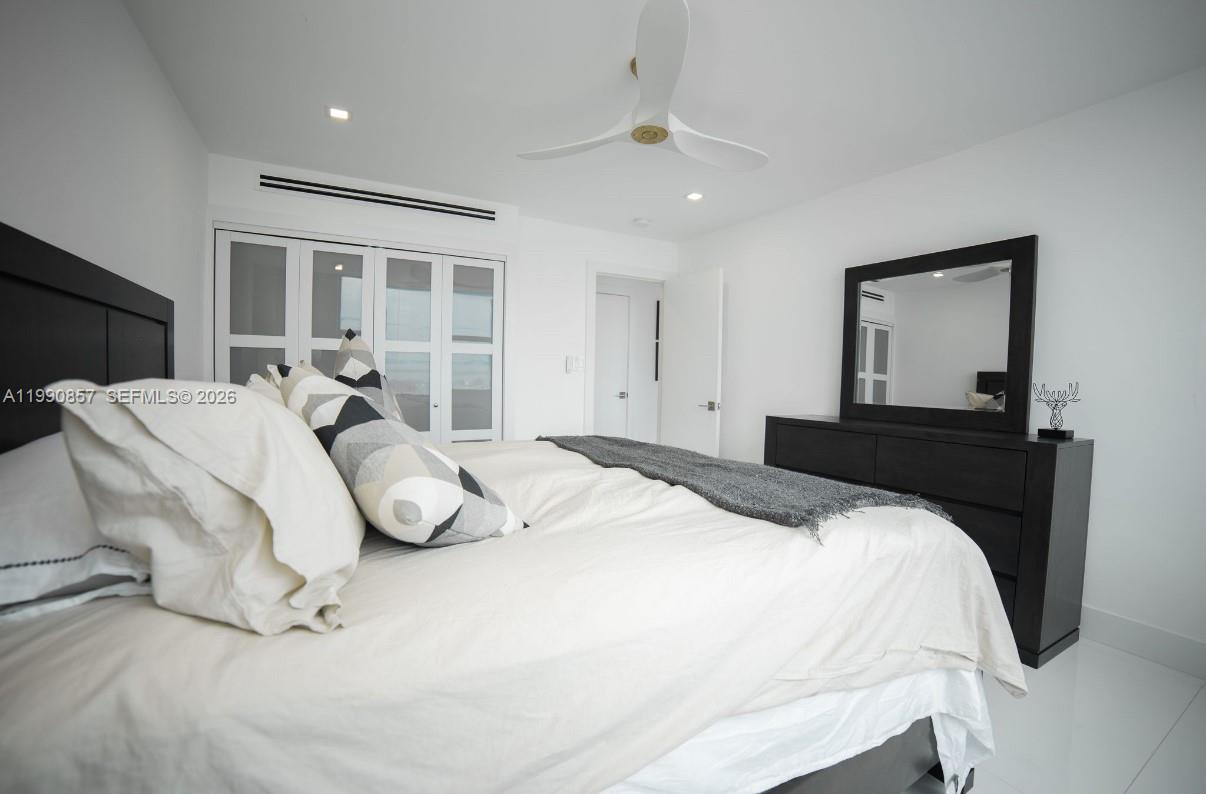 5600 CONDO - Residential