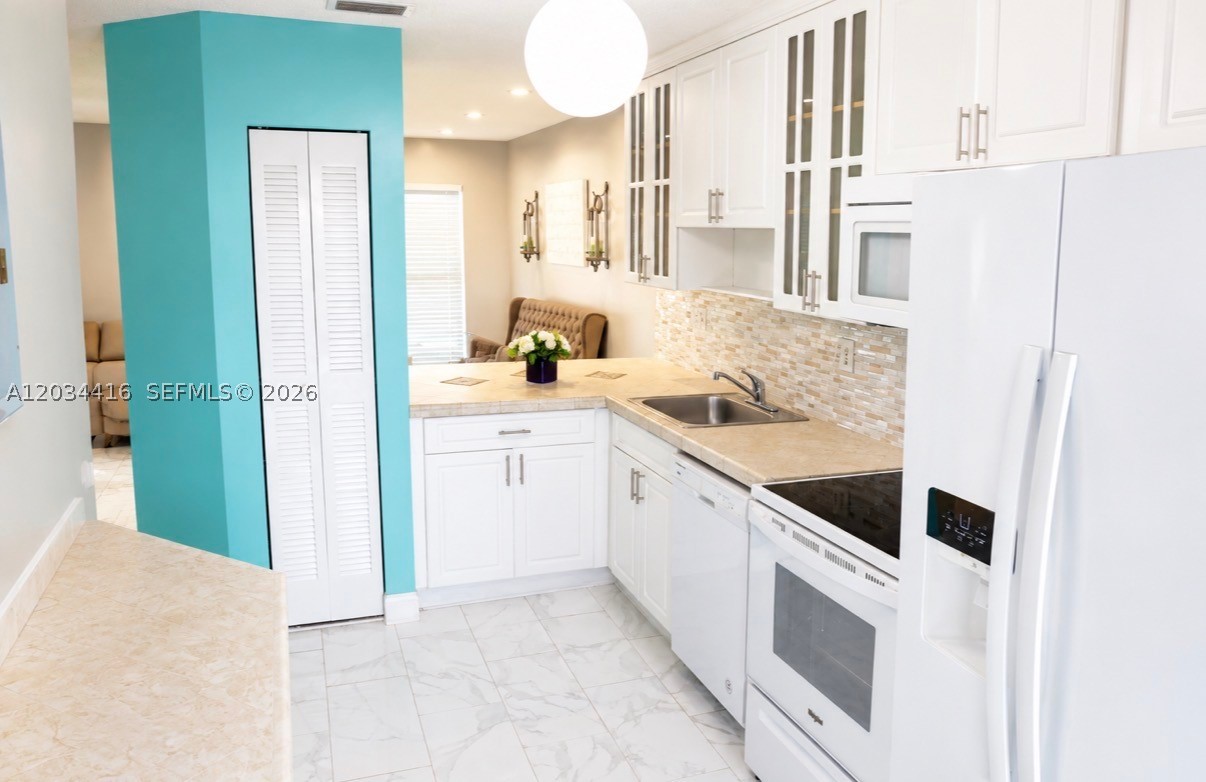 LESLIE ESTATES SEC SIX - Residential