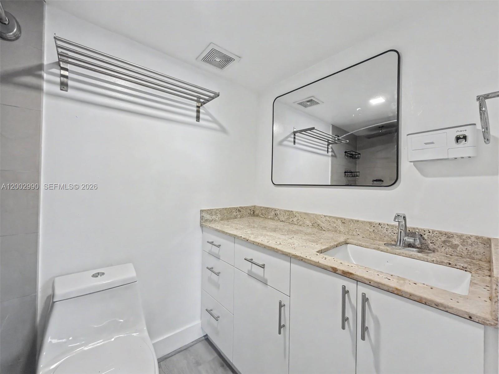 LAS ESTRELLAS CONDO - Residential