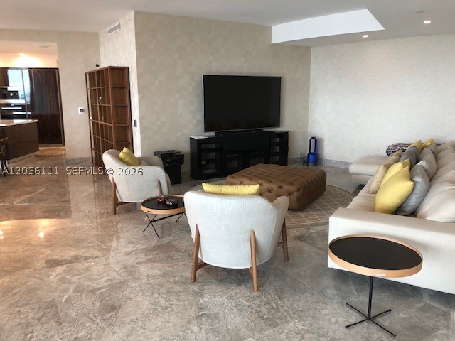 18555 COLLINS AVENUE COND - Residential Lease