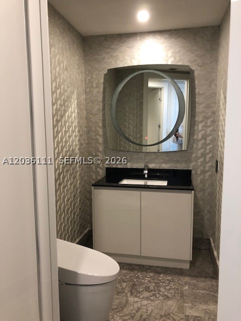 18555 COLLINS AVENUE COND - Residential Lease