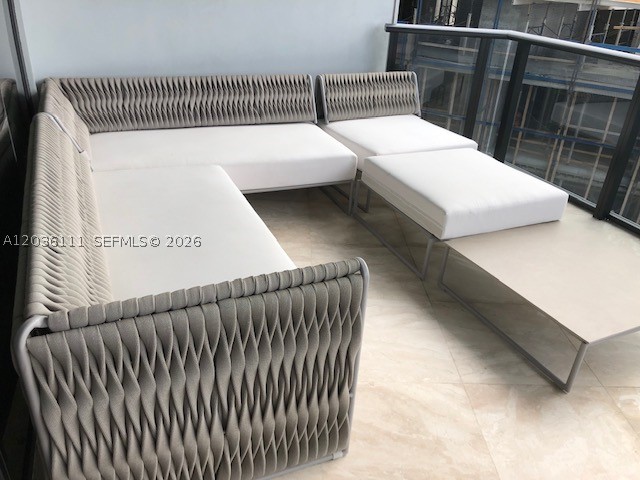 18555 COLLINS AVENUE COND - Residential Lease