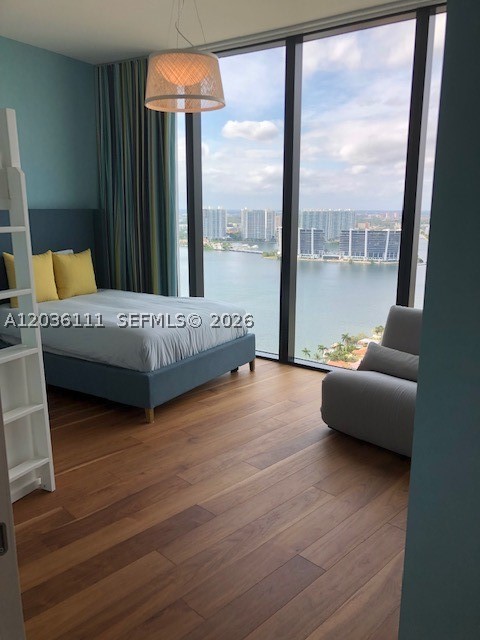 18555 COLLINS AVENUE COND - Residential Lease