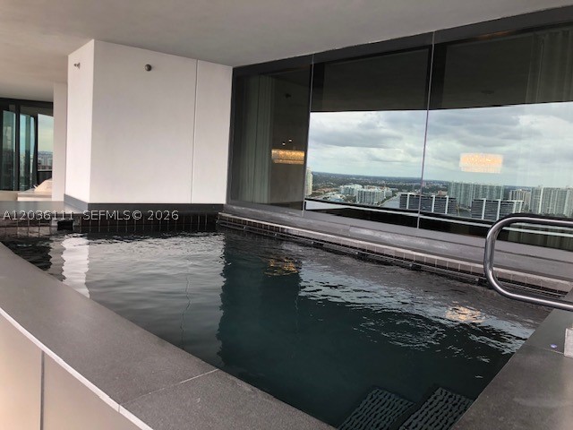 18555 COLLINS AVENUE COND - Residential Lease