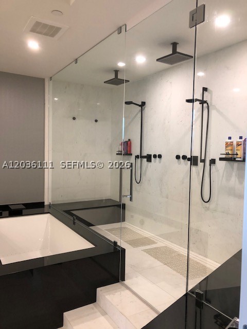 18555 COLLINS AVENUE COND - Residential Lease