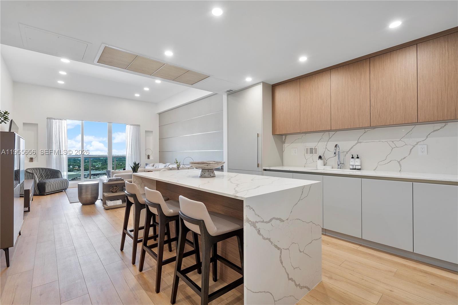 RONEY PALACE CONDO - Residential