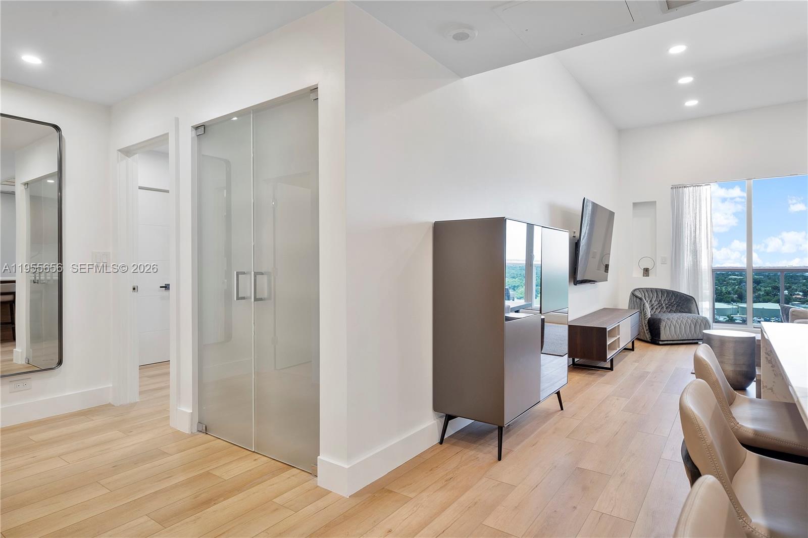 RONEY PALACE CONDO - Residential