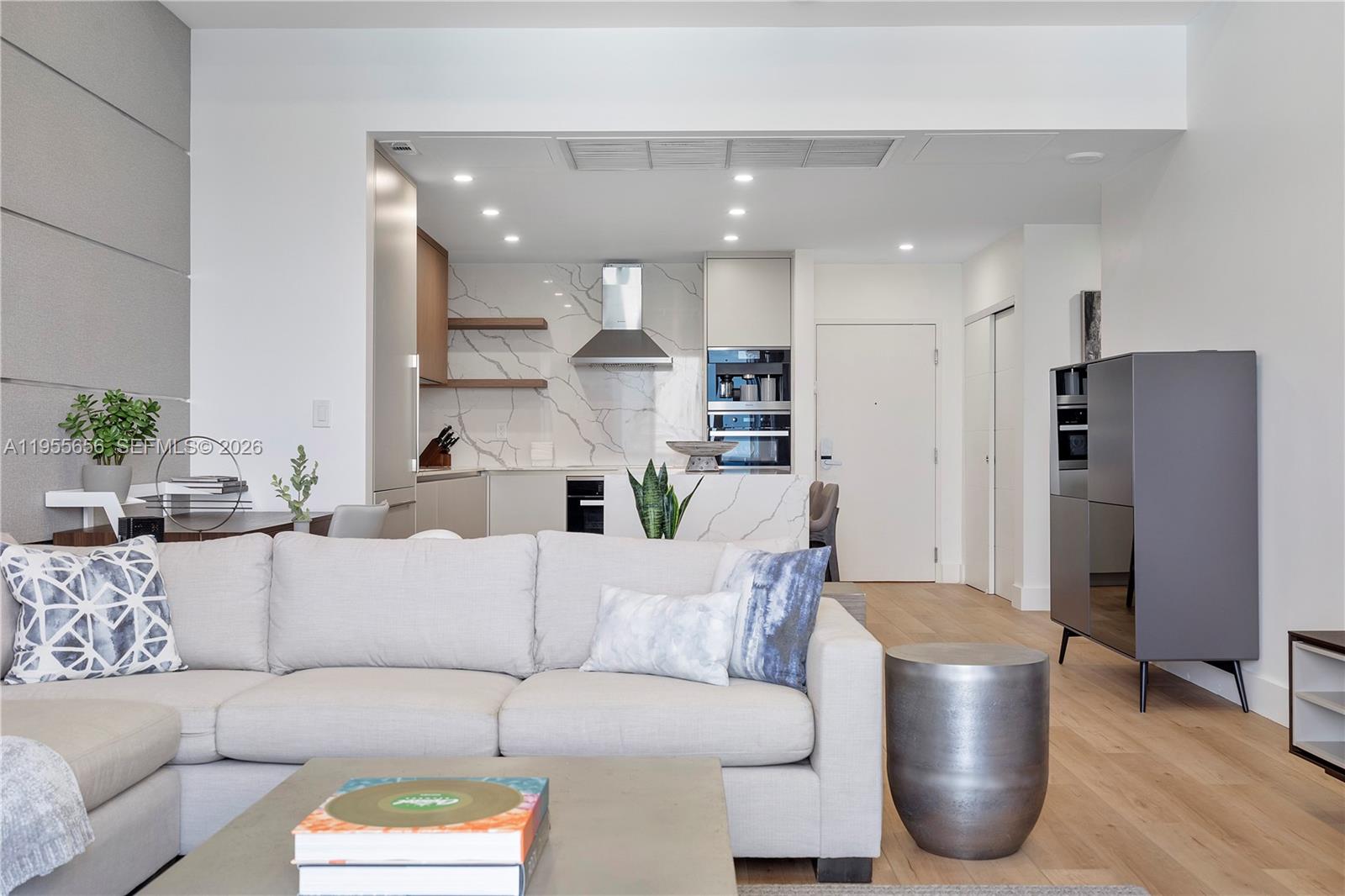 RONEY PALACE CONDO - Residential