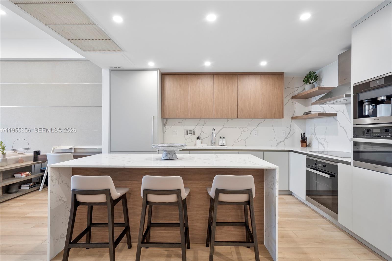 RONEY PALACE CONDO - Residential