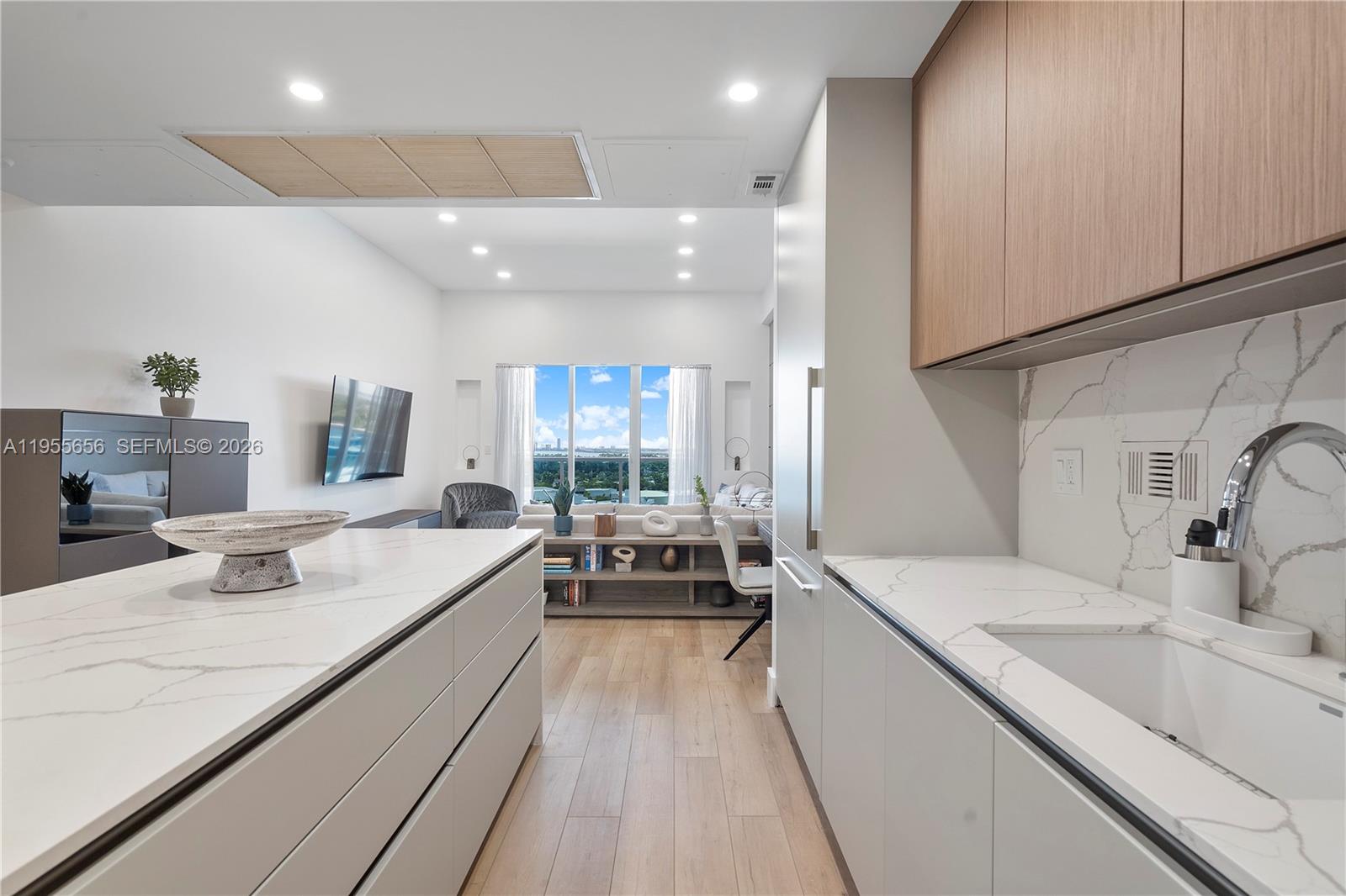 RONEY PALACE CONDO - Residential
