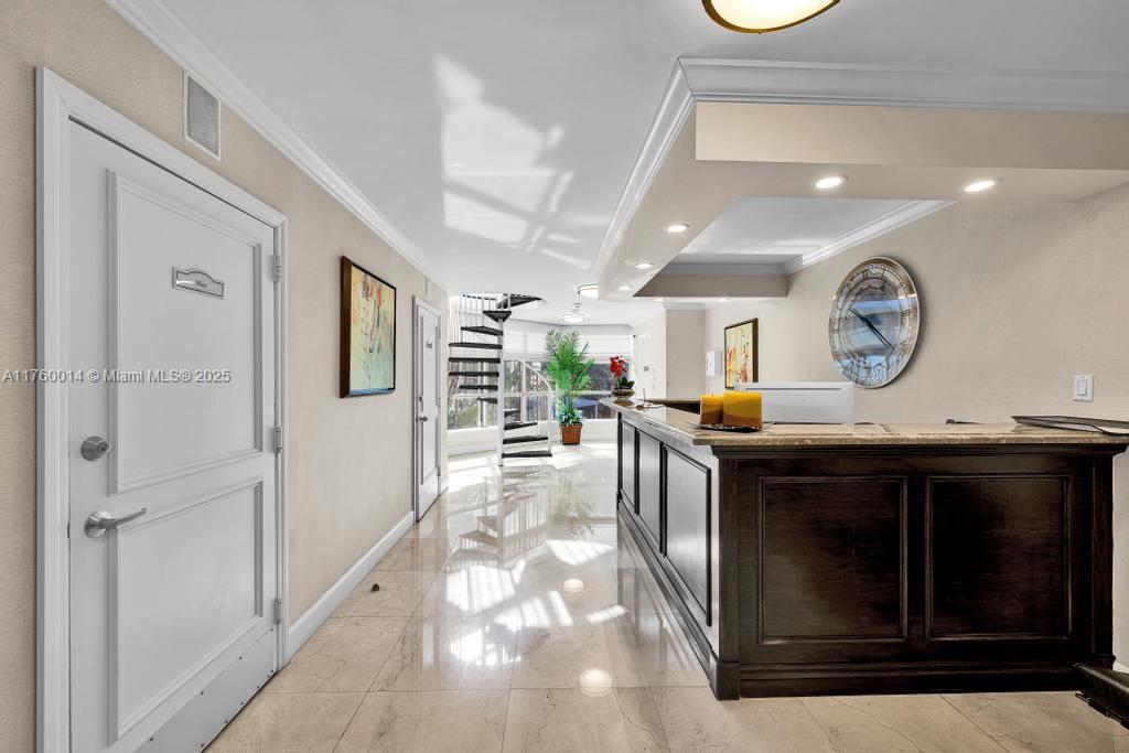 MYSTIC POINTE TOWER 500 C - Residential