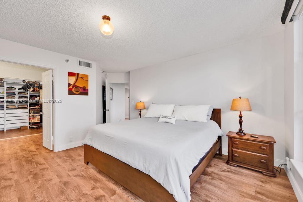 MYSTIC POINTE TOWER 500 C - Residential