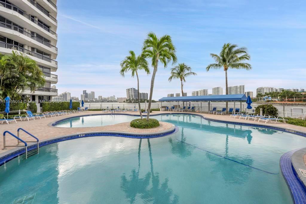 MYSTIC POINTE TOWER 500 C - Residential