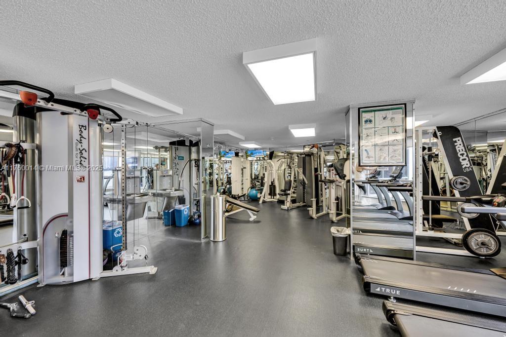 MYSTIC POINTE TOWER 500 C - Residential
