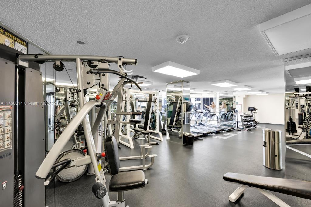 MYSTIC POINTE TOWER 500 C - Residential