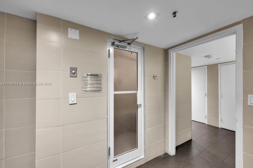 MYSTIC POINTE TOWER 500 C - Residential