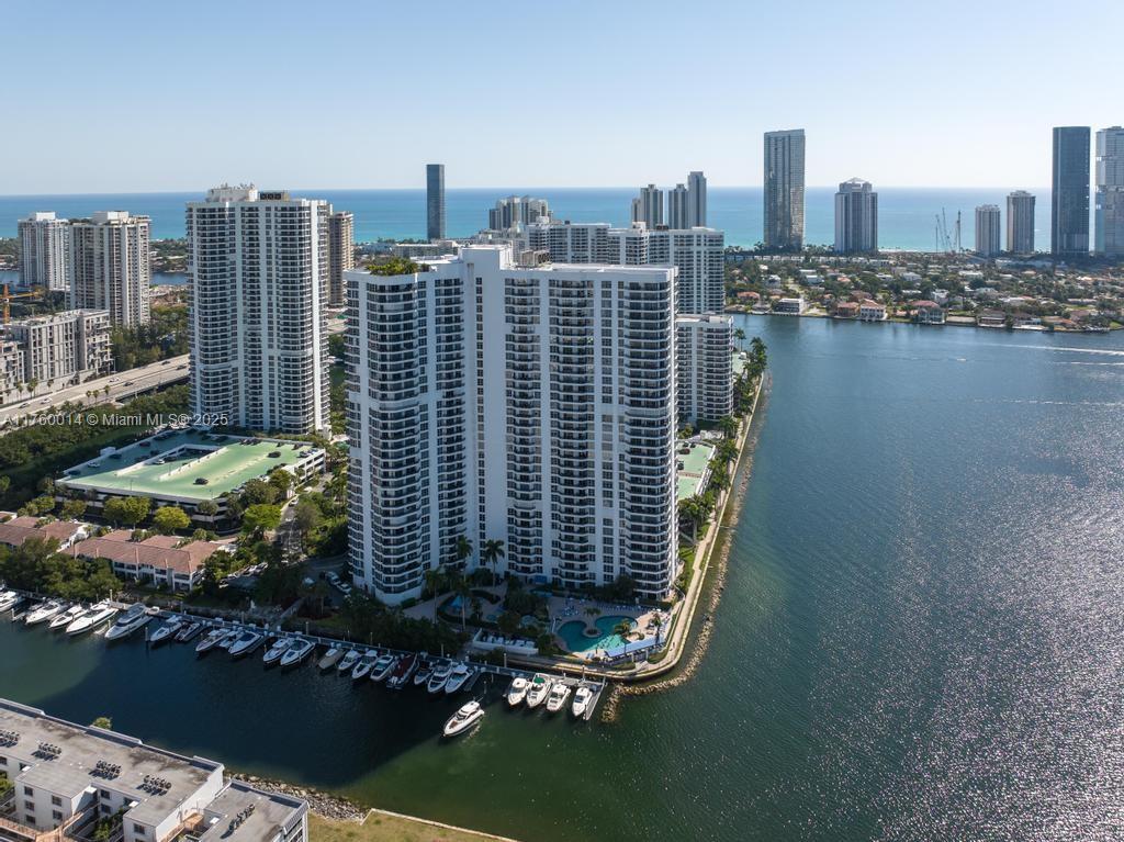 MYSTIC POINTE TOWER 500 C - Residential