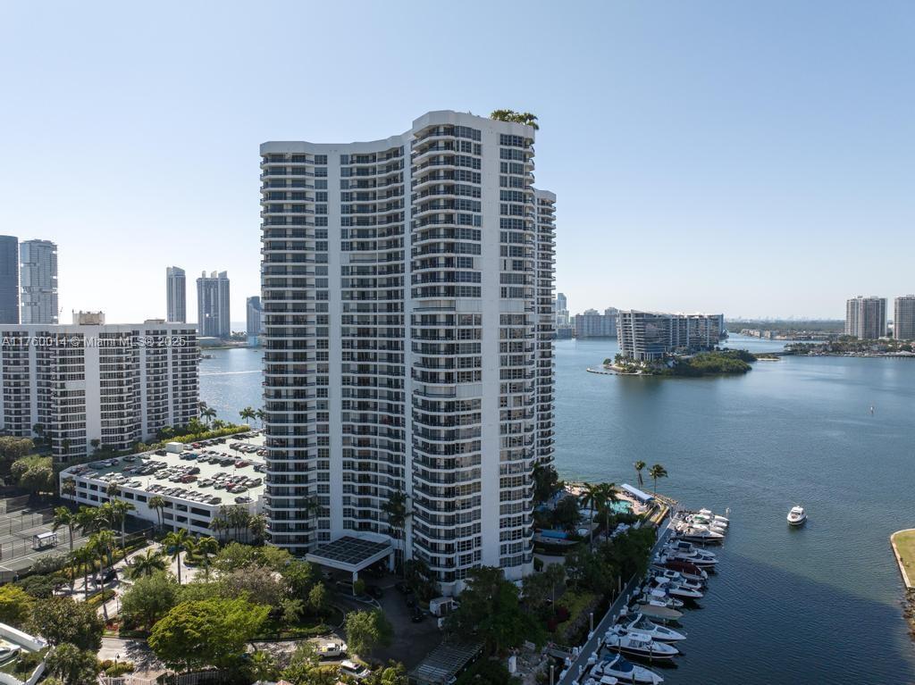 MYSTIC POINTE TOWER 500 C - Residential