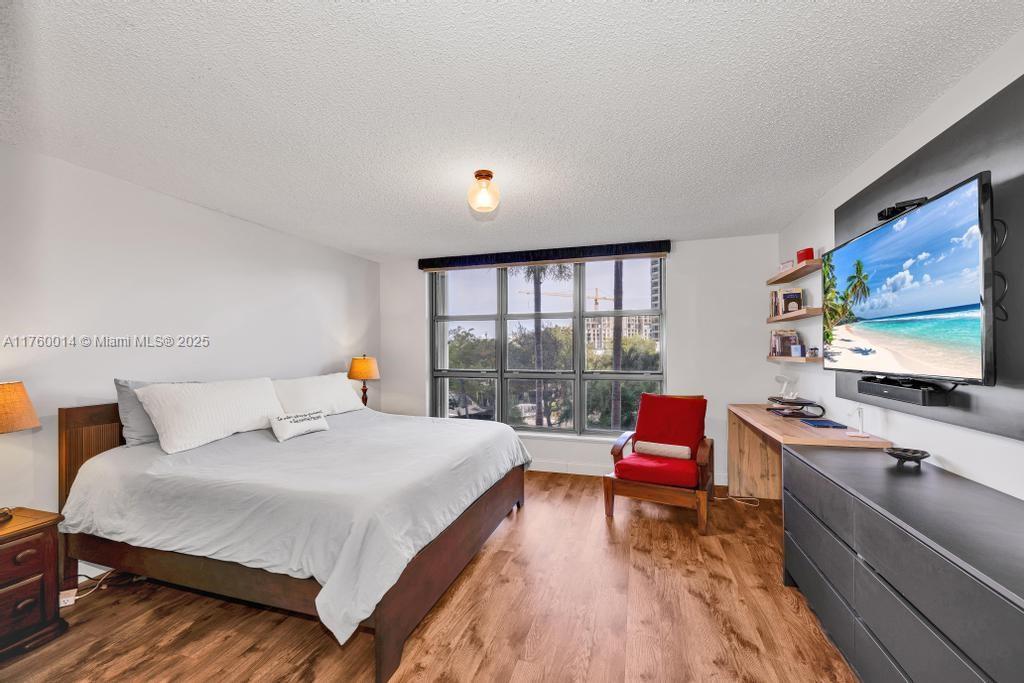 MYSTIC POINTE TOWER 500 C - Residential