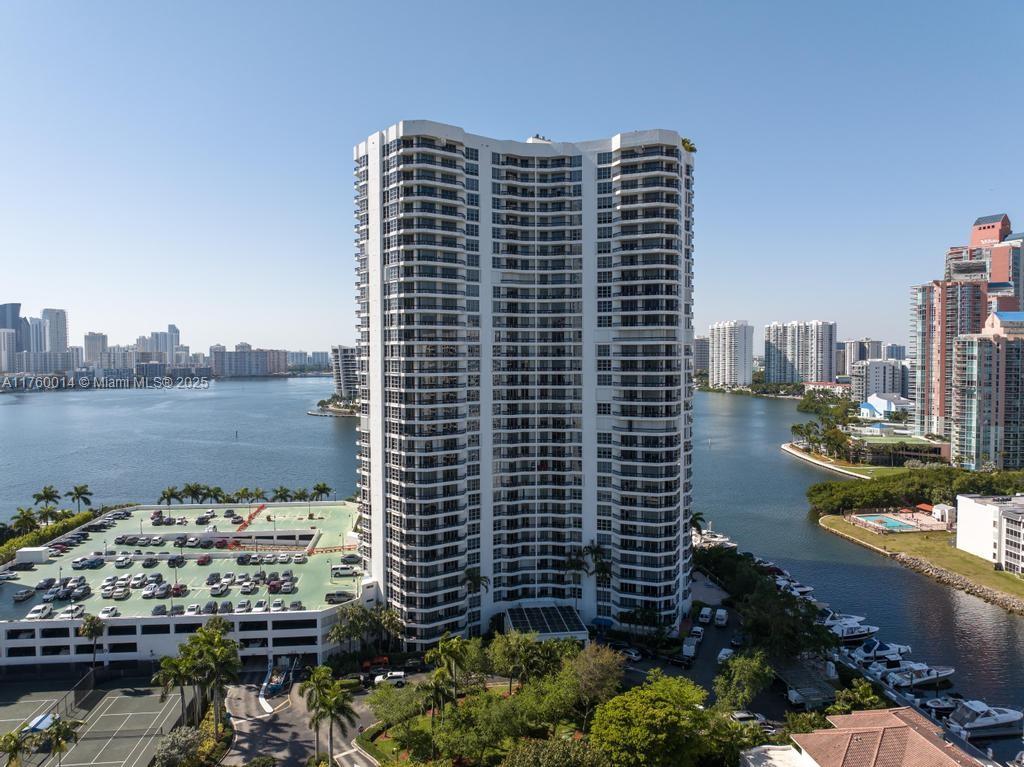 MYSTIC POINTE TOWER 500 C - Residential