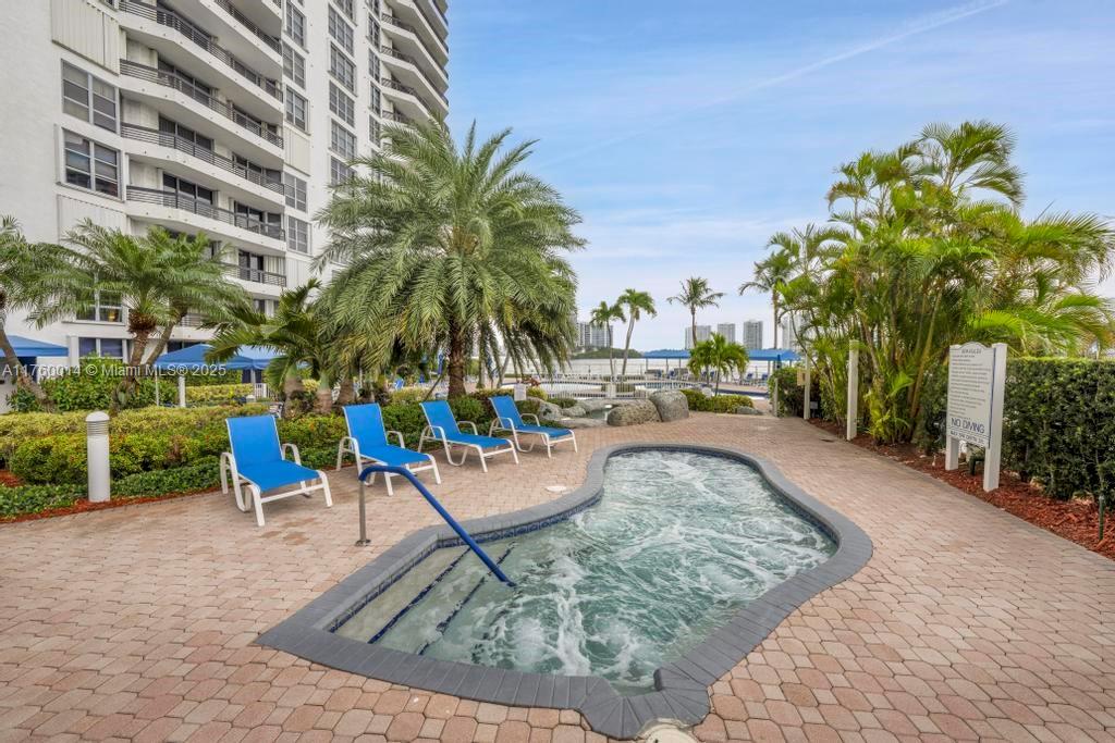 MYSTIC POINTE TOWER 500 C - Residential