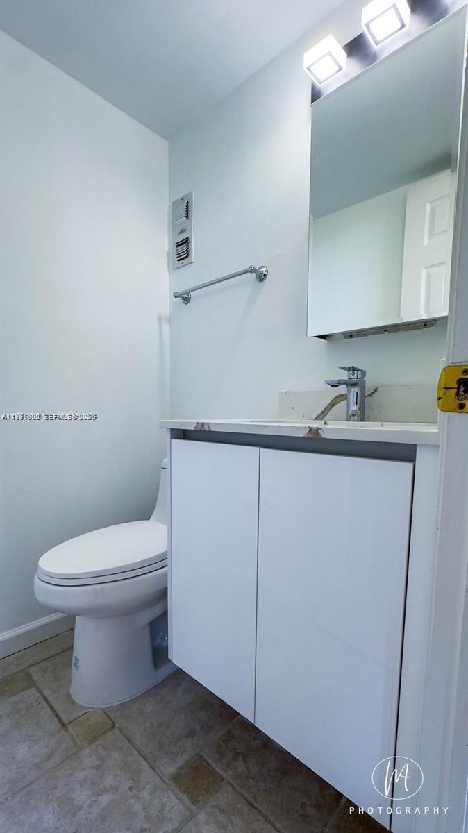 CROMWELL WEST CONDO - Residential