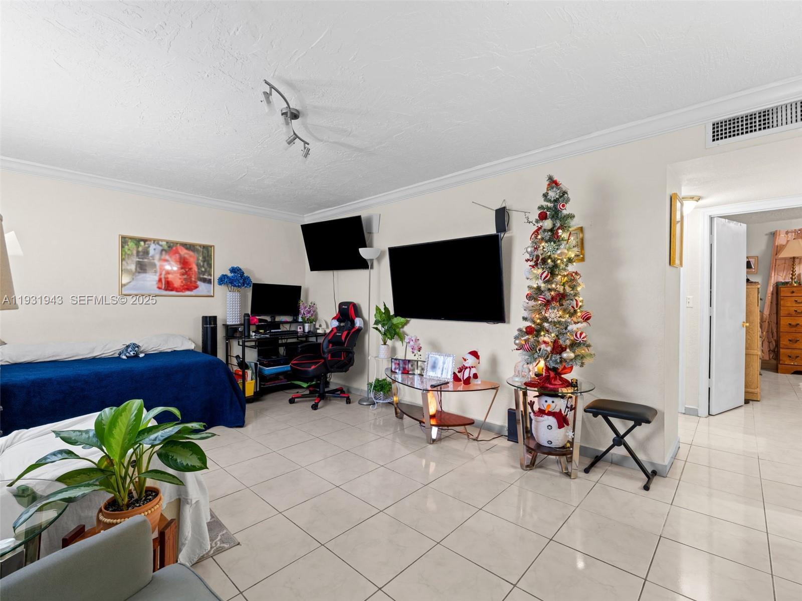 EL SOL CONDO - Residential