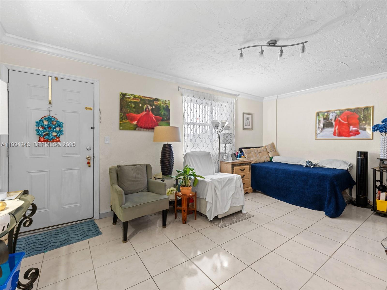 EL SOL CONDO - Residential