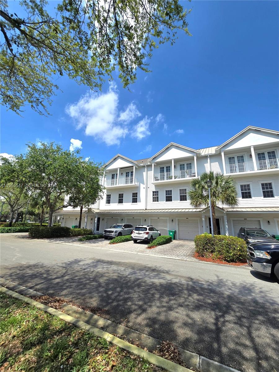 LAKESIDE VILLAGE OF DAVIE - Residential