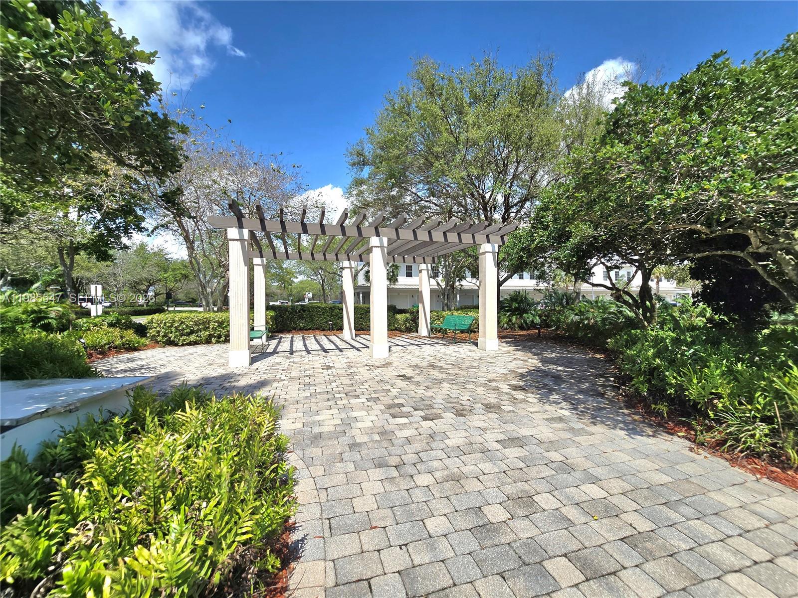 LAKESIDE VILLAGE OF DAVIE - Residential