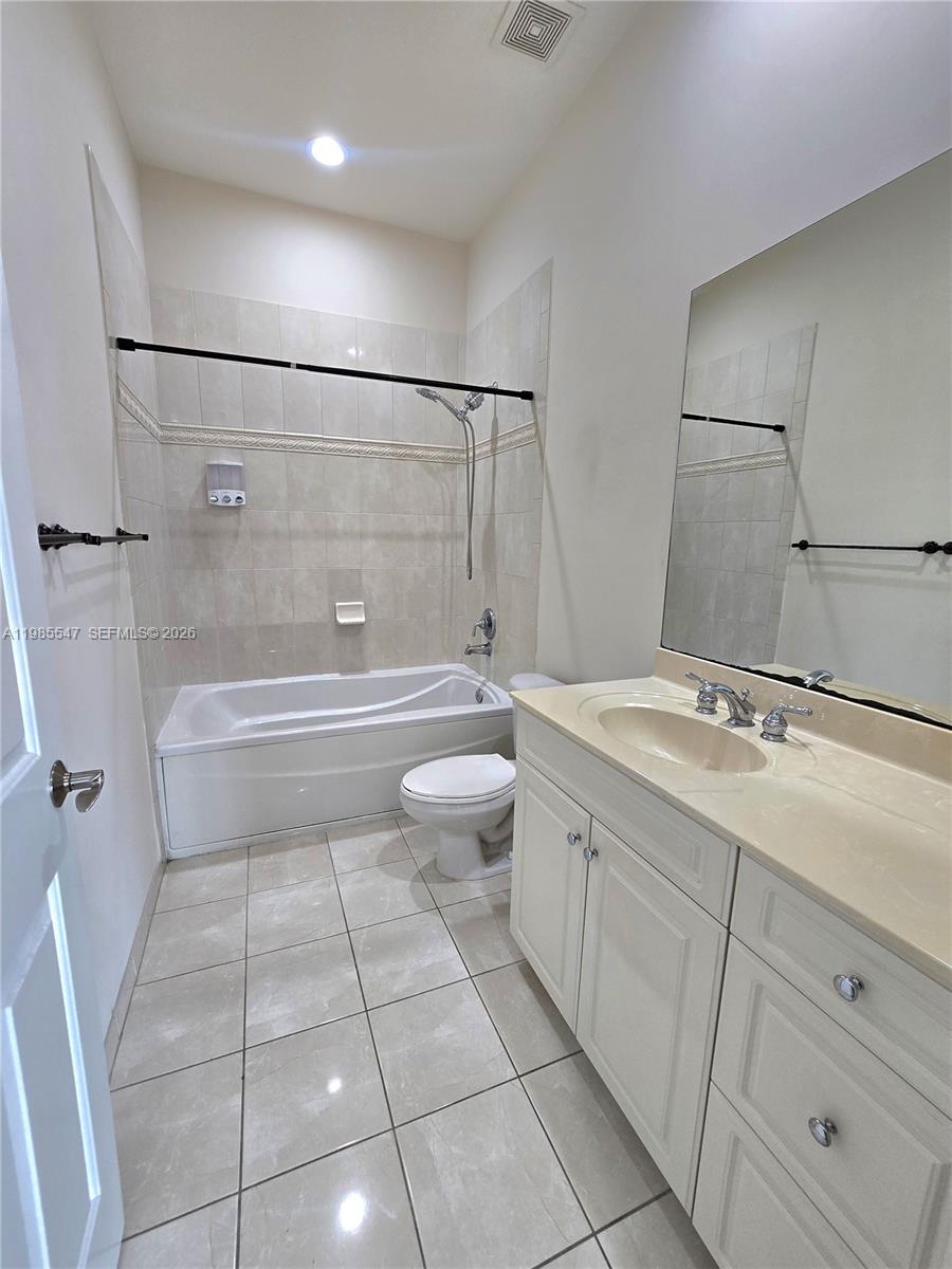 LAKESIDE VILLAGE OF DAVIE - Residential