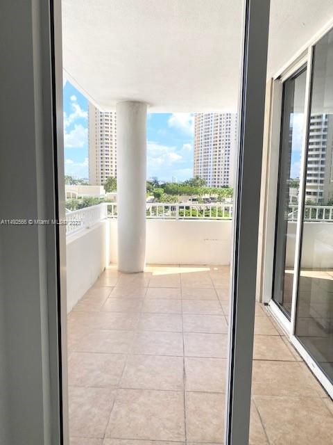 COURVOISIER COURTS CONDO - Residential Lease