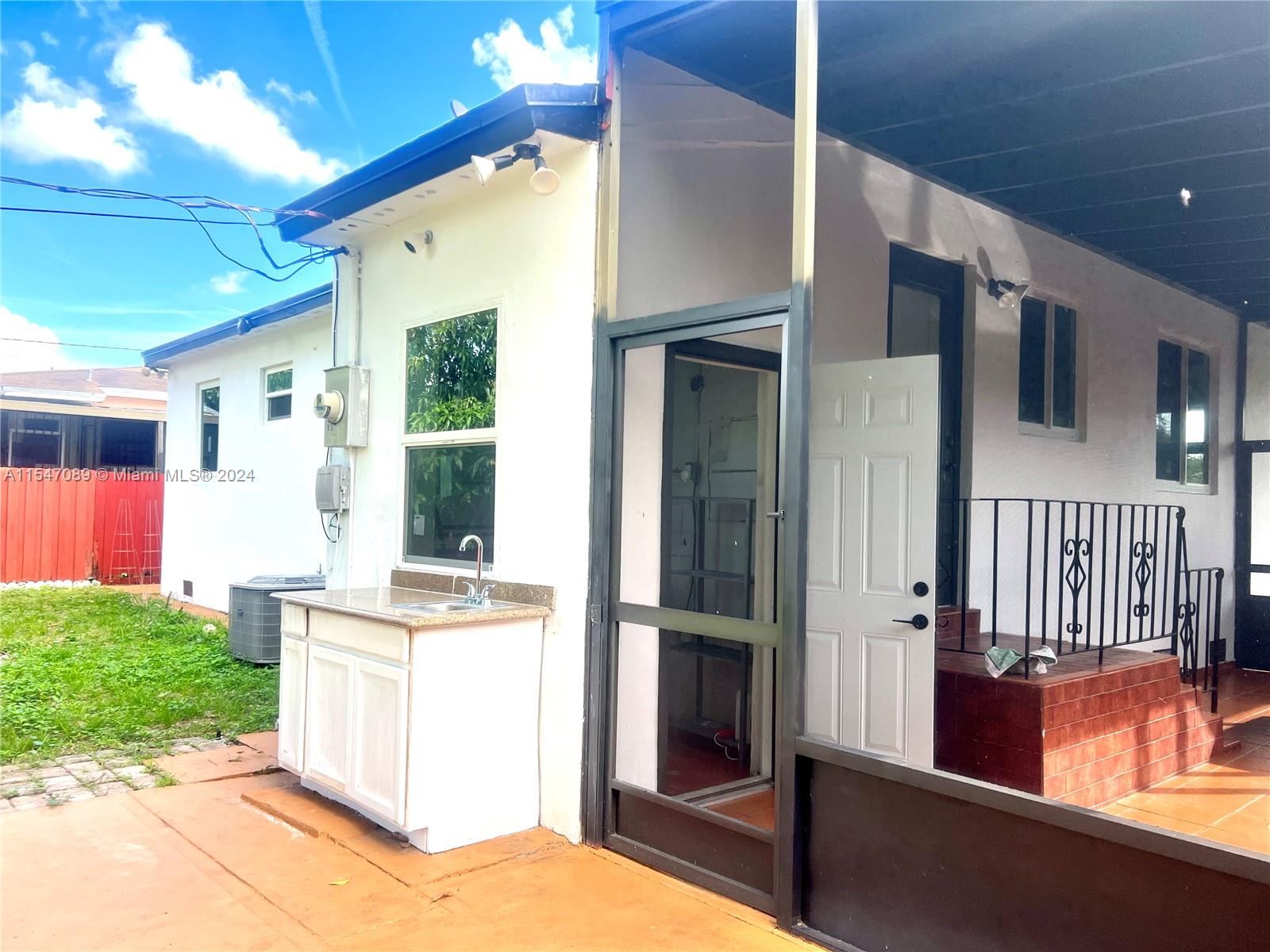 PALM AVE HIGHLANDS - Residential Lease