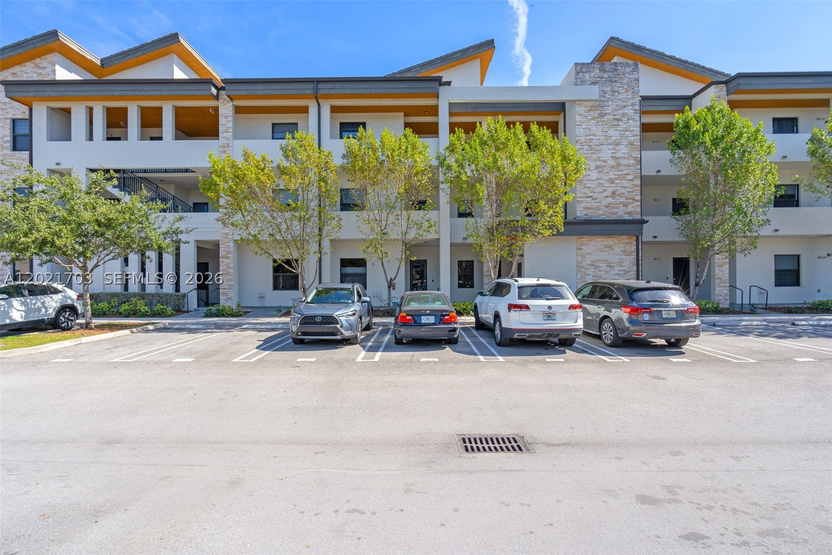 APEX AT PARK CENTRAL COND - Residential