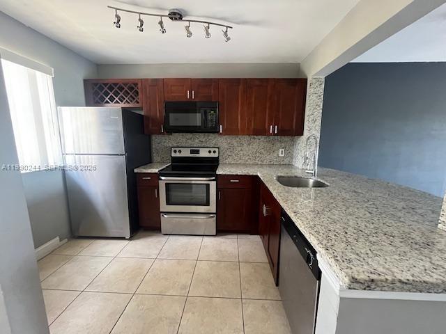 VILLAS AT LAKEVIEW CONDO - Residential