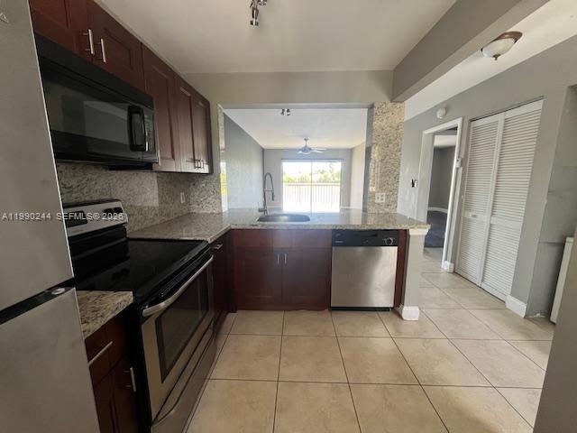 VILLAS AT LAKEVIEW CONDO - Residential