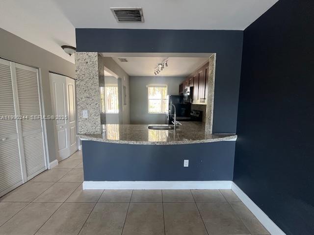 VILLAS AT LAKEVIEW CONDO - Residential