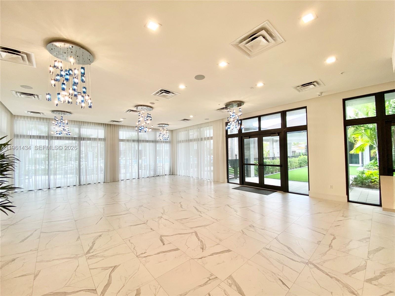 DOWNTOWN DORAL SOUTH PHAS - Residential Lease